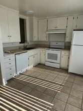 1835 Molino Ave, Unit 15 in Signal Hill, CA - Building Photo - Building Photo