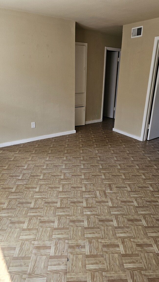 property at 5519 Live Oak St