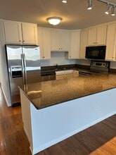 1350 N Dearborn St, Unit 1344-17G in Chicago, IL - Building Photo - Building Photo