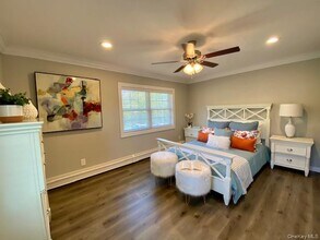 301 Robinson Ave in East Patchogue, NY - Building Photo - Building Photo