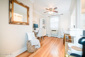 165 Manor Dr in Red Bank, NJ - Building Photo - Building Photo