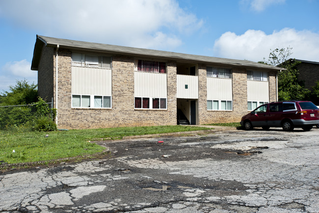 Waverly Place Apartments in Clarkston, GA - Foto de edificio - Building Photo