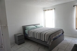 1652 Madison St in Hollywood, FL - Building Photo - Building Photo