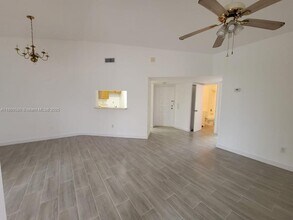 960 N Franklin Ave in Homestead, FL - Foto de edificio - Building Photo
