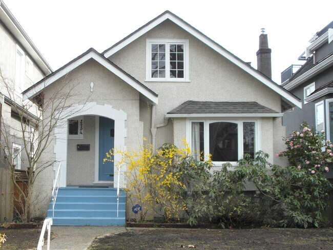 2954 W 32nd Ave in Vancouver, BC - Building Photo - Building Photo