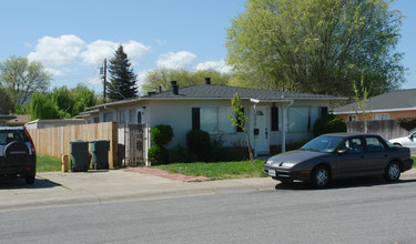 7217 A-D Dowdy Street in Gilroy, CA - Building Photo - Building Photo