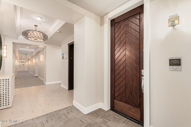 property at 4803 N Woodmere Fairway