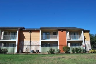 The Palms at Cypress Station in Houston, TX - Building Photo - Building Photo