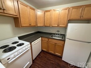 48 Lancaster Ter, Unit 33-101 in Brookline, MA - Building Photo - Building Photo