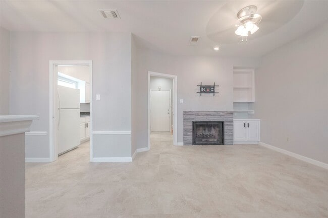 1103 Dulles Ave in Stafford, TX - Foto de edificio - Building Photo