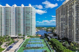 20281 E Country Club Dr, Unit 1412 in Aventura, FL - Building Photo - Building Photo
