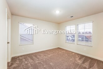 868 Bur Oak Ct in Clarksville, TN - Building Photo - Building Photo