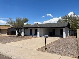 3831 S Mitchell Dr in Tempe, AZ - Building Photo