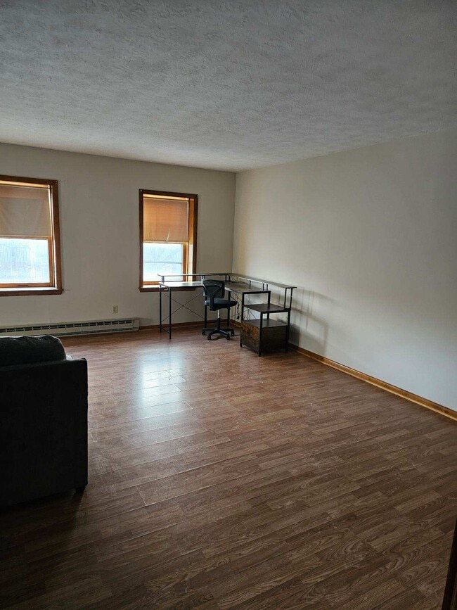 29-301 Liberty St, Unit 201 in Bath, NY - Foto de edificio - Building Photo