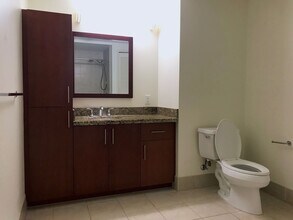 909 Kapiolani Blvd in Honolulu, HI - Foto de edificio - Building Photo