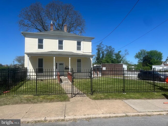 3706 Old York Rd in Baltimore, MD - Building Photo - Building Photo