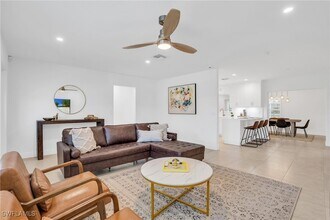 226 Willowick Dr in Naples, FL - Building Photo - Building Photo