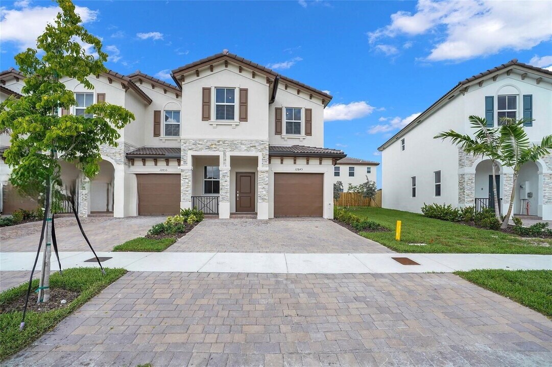 12845 NW 24th Ave in Miami, FL - Building Photo