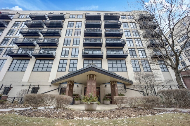 property at 1525 S SANGAMON St