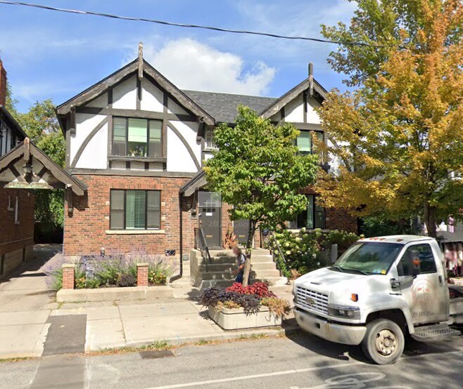 712 Annette St in Toronto, ON - Building Photo