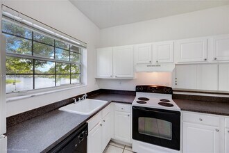 1761 NW 96th Ter, Unit 3L in Pembroke Pines, FL - Building Photo - Building Photo