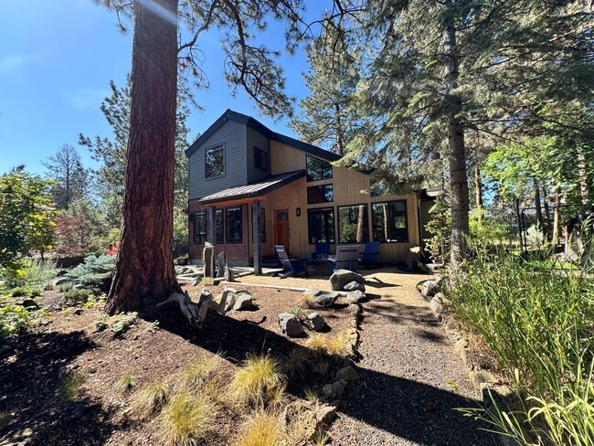 20923 SE King Hezekiah Way in Bend, OR - Building Photo - Building Photo