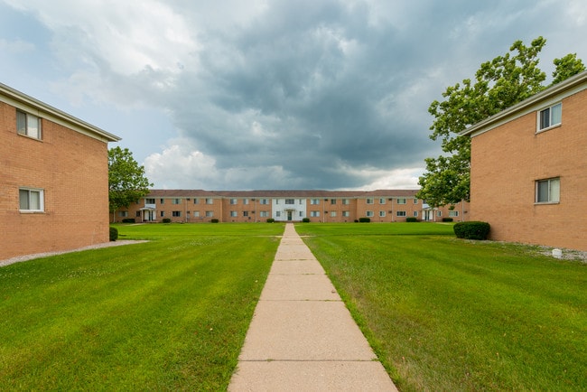 Warren Manor in Warren, MI - Foto de edificio - Building Photo