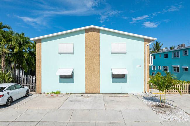 Townsite Apartments Thirteen Condominiums in Lake Worth, FL - Foto de edificio - Building Photo