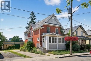 43 Dupont St E in Waterloo, ON - Building Photo