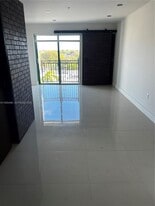 5791 SW 72nd St in Miami, FL - Building Photo