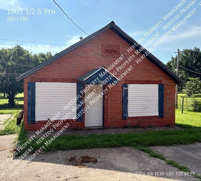 property at 1003 S 9th St
