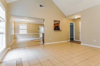 194 Carrington Ln in Calera, AL - Building Photo - Building Photo
