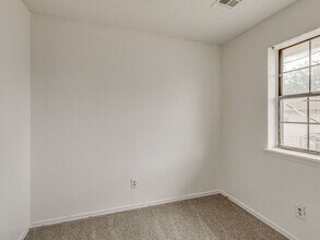 2720 W I-240 Service Road in Oklahoma City, OK - Building Photo - Building Photo