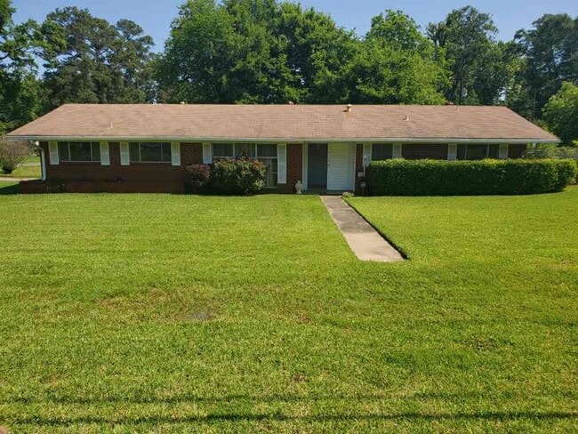 property at 916 Deer Park Rd