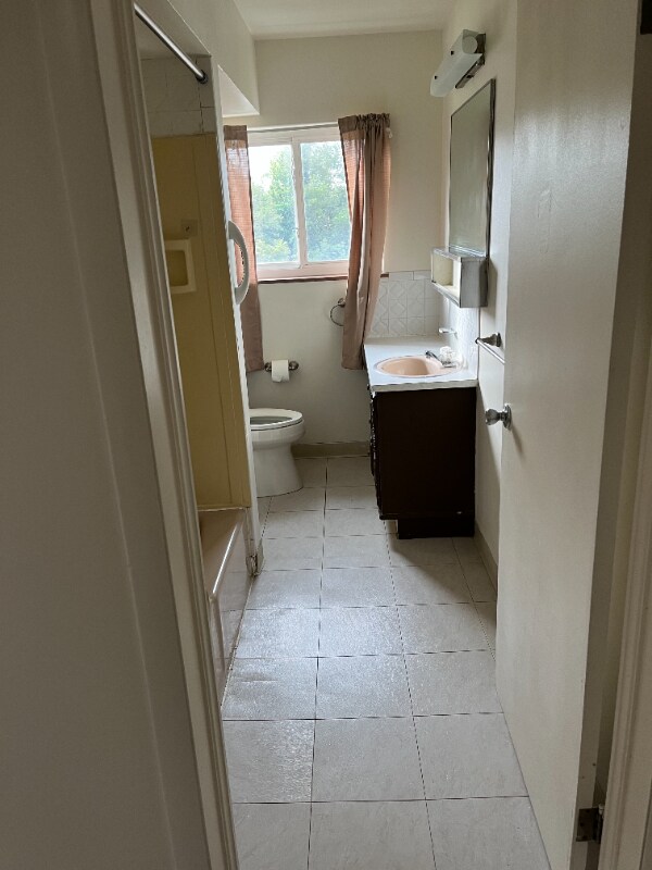 916 Mt Jackson Rd-Unit -4 in New Castle, PA - Foto de edificio - Building Photo