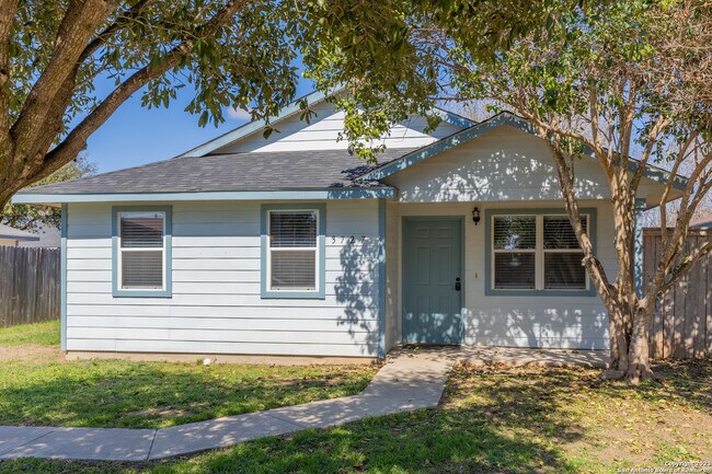 property at 3727 Aragon Dr