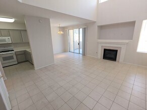 9901 Trailwood Dr in Las Vegas, NV - Building Photo - Building Photo