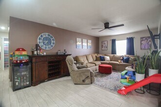 574 Bitterwood Ct in Kissimmee, FL - Building Photo - Building Photo