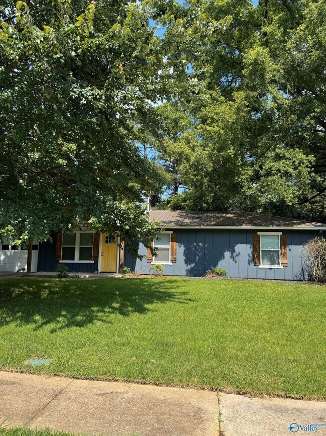 902 Danmann Cir SE in Huntsville, AL - Building Photo - Building Photo