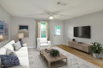 2120 Cabernet Ct in Eagle Lake, FL - Building Photo - Building Photo