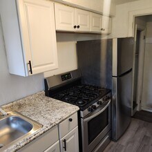 1144 Shadycrest Dr in Pittsburgh, PA - Building Photo - Building Photo