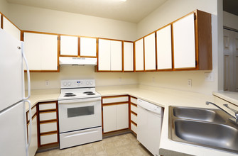 Bayshore Apartments in Greenwood, IN - Building Photo - Interior Photo