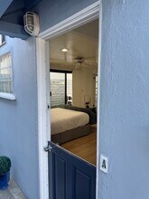 468 27th St, Unit A in Manhattan Beach, CA - Building Photo - Building Photo