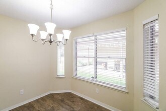 207 Queens Ct in Stafford, TX - Building Photo - Building Photo