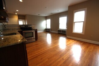 53 E Central St in Worcester, MA - Building Photo - Building Photo