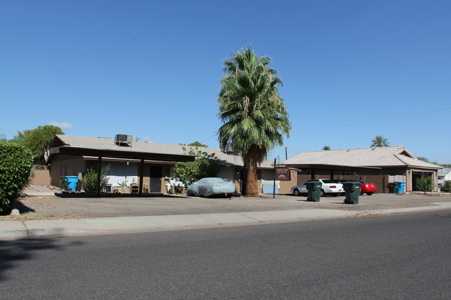 Parkview Apartments in Phoenix, AZ - Foto de edificio - Building Photo