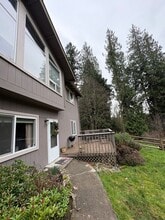 18727 SE 109th St in Issaquah, WA - Building Photo - Building Photo