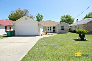 1005 High Grove Ct in Fort Walton Beach, FL - Building Photo