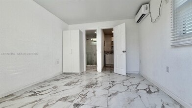 12435 SW 42nd St in Miami, FL - Building Photo - Building Photo