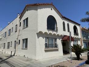 19 Granada Ave in Long Beach, CA - Building Photo - Building Photo